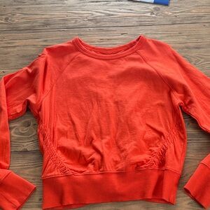 Athleta Vibrant Sundown puckered side top